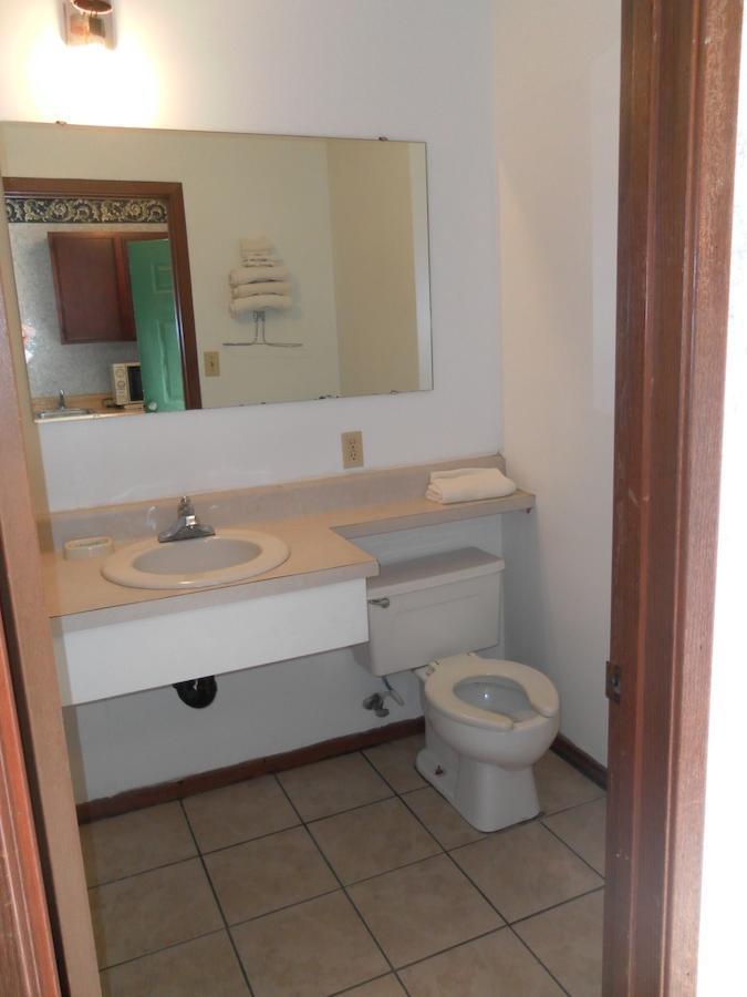 Tide Water Motel Hayes Ordinary Room photo