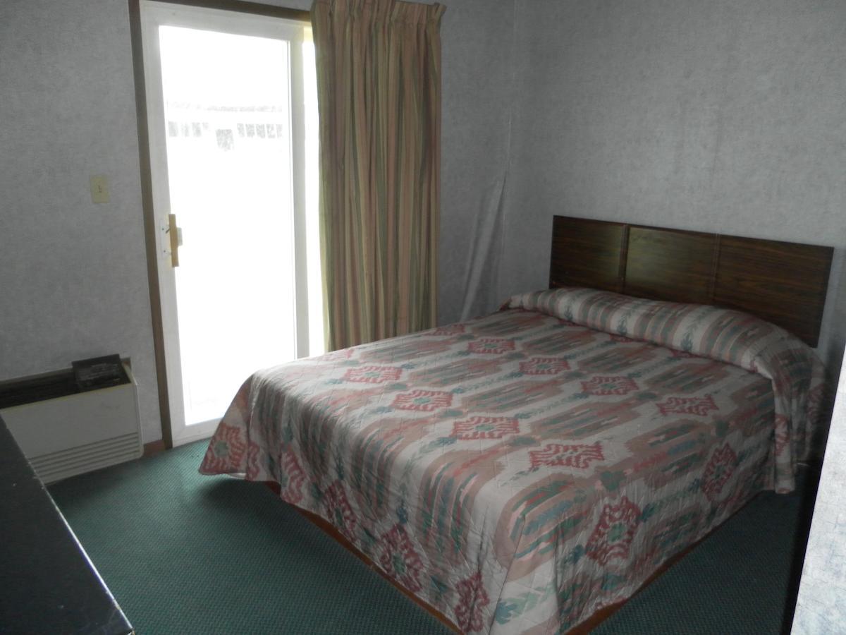Tide Water Motel Hayes Ordinary Room photo